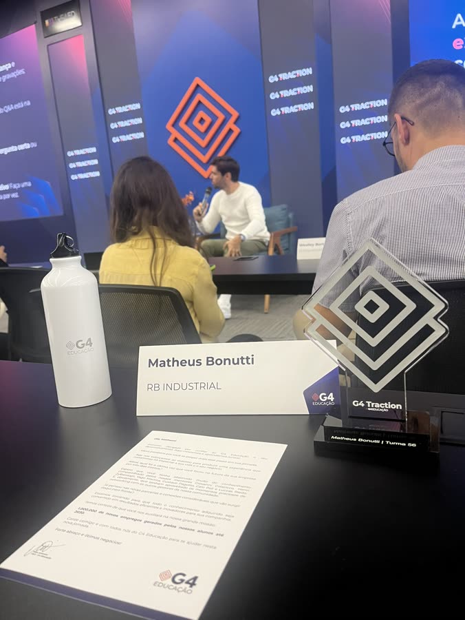Diretoria da RB Industrial em evento de gestão empresarial